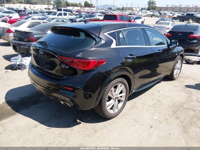 2017 INFINITI QX30 4