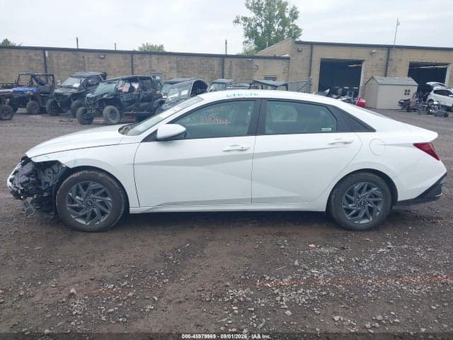 2024 HYUNDAI ELANTRA SEL 14