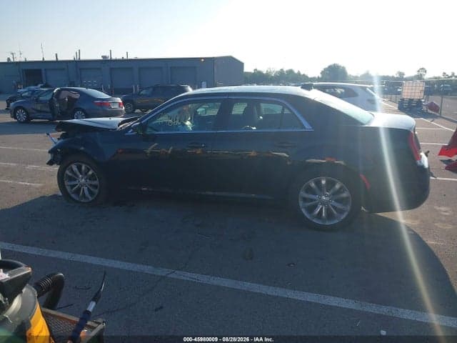 2017 CHRYSLER 300 LIMITED AWD 15