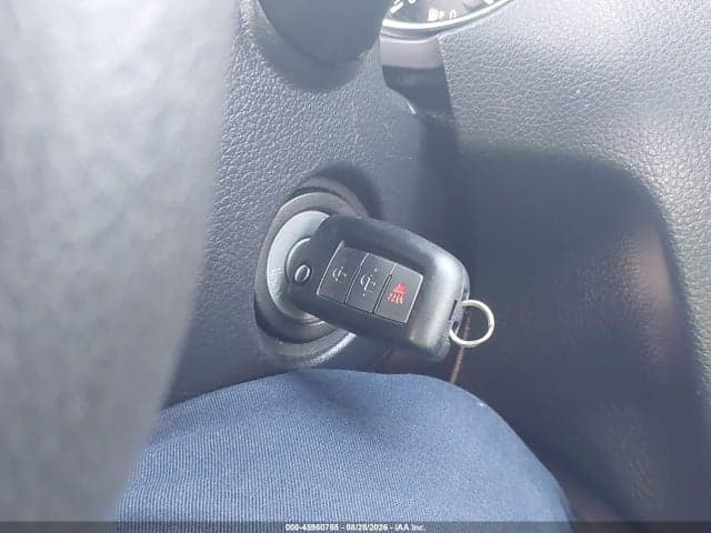 2018 NISSAN ROGUE S 11