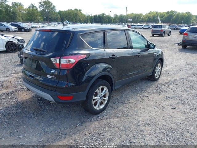 2017 FORD ESCAPE SE 4
