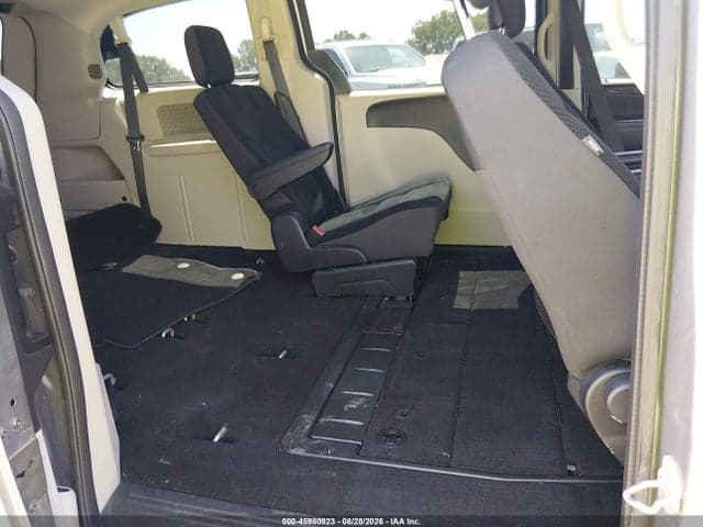 2019 DODGE GRAND CARAVAN SE 8