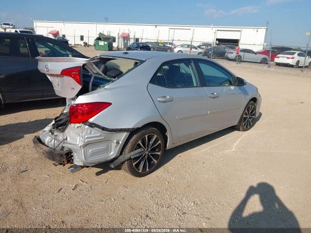 2017 TOYOTA COROLLA SE 4