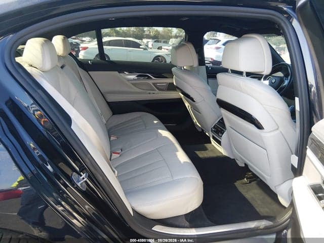 2019 BMW 740I 8