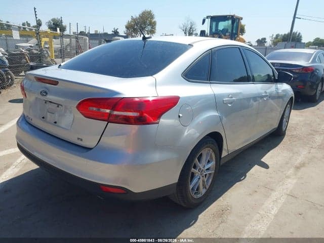 2017 FORD FOCUS SE 4