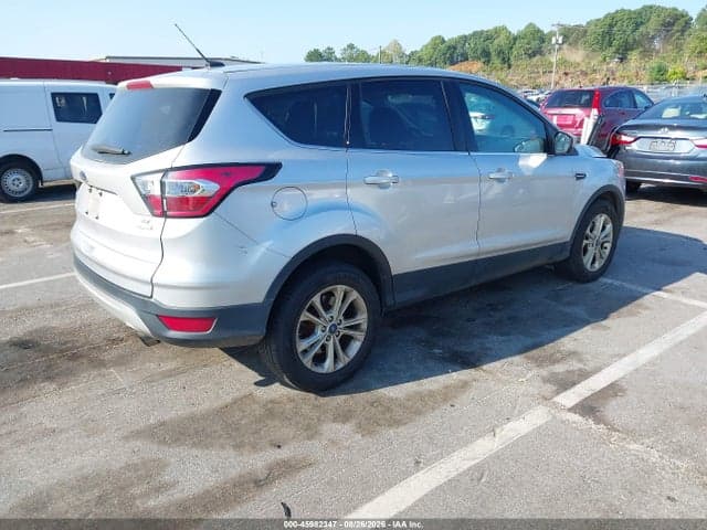 2017 FORD ESCAPE SE 4