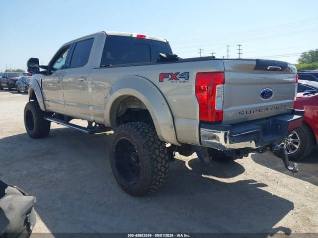 2017 FORD F-250 LARIAT 3