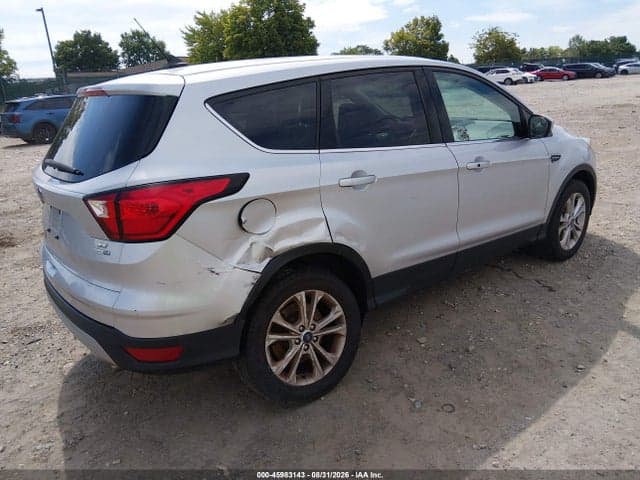 2019 FORD ESCAPE SE 4