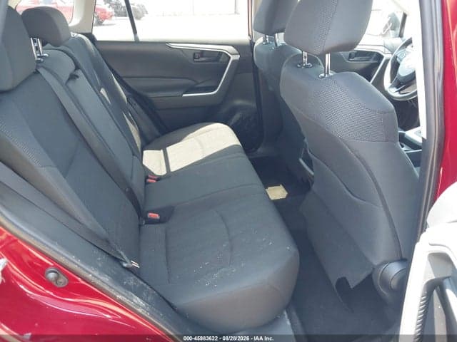 2019 TOYOTA RAV4 LE 8