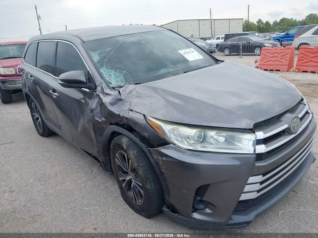 2019 TOYOTA HIGHLANDER LE