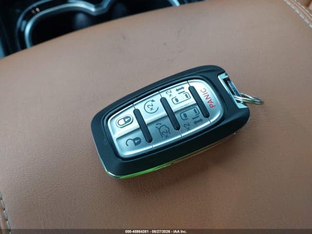 2021 CHRYSLER PACIFICA HYBRID PINNACLE 11