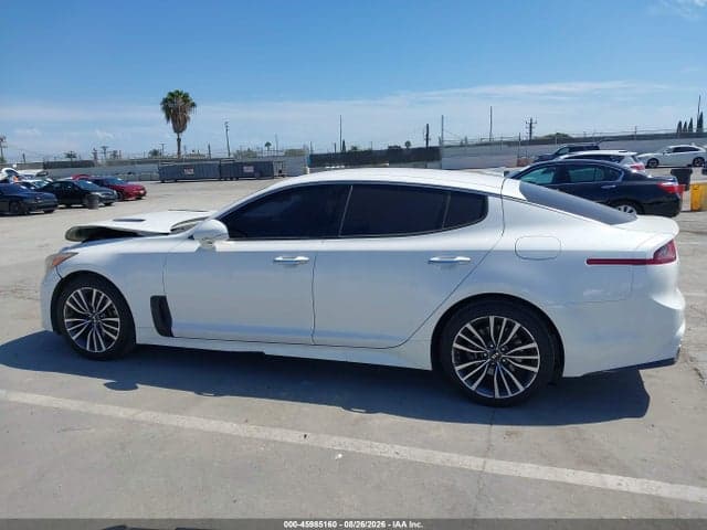 2019 KIA STINGER 16