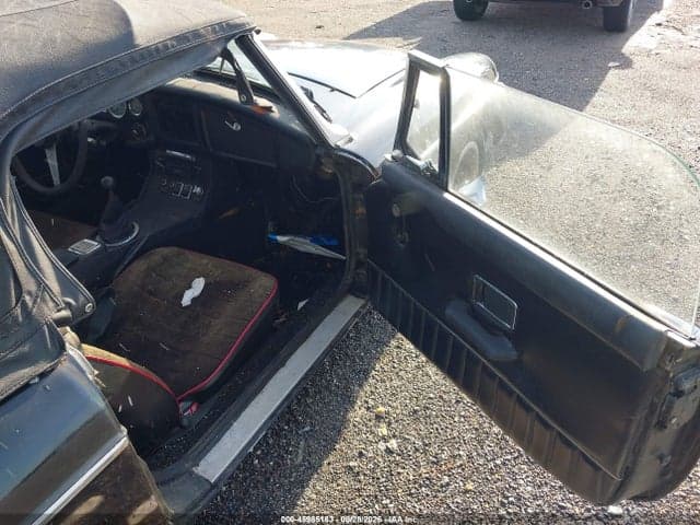 1975 MGB CONVERTIBLE 5