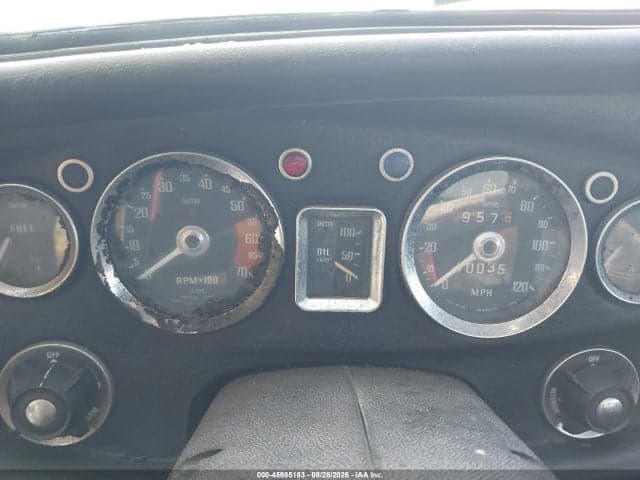 1975 MGB CONVERTIBLE 7