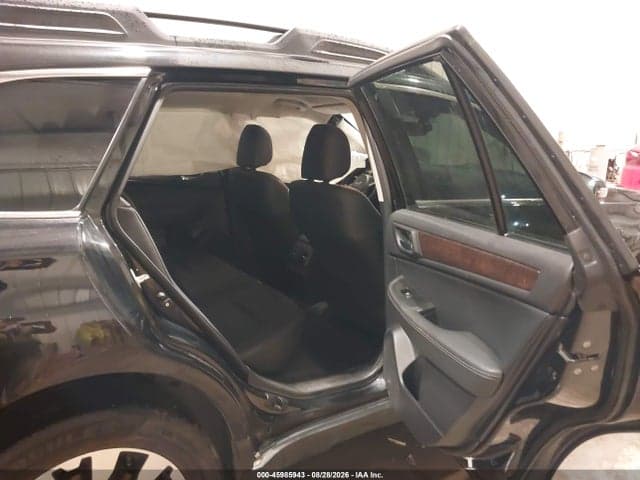 2017 SUBARU OUTBACK 3.6R LIMITED 8