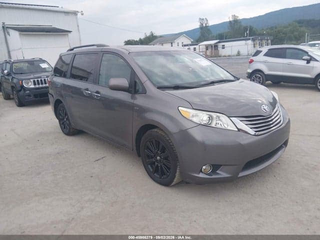 2017 TOYOTA SIENNA XLE 7 PASSENGER 1