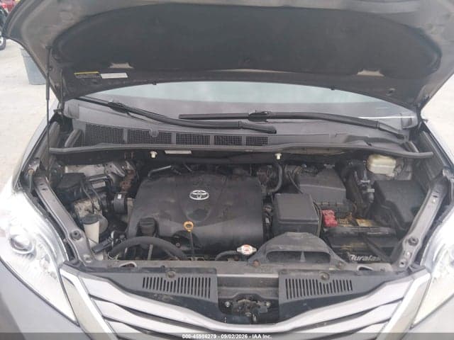 2017 TOYOTA SIENNA XLE 7 PASSENGER 10