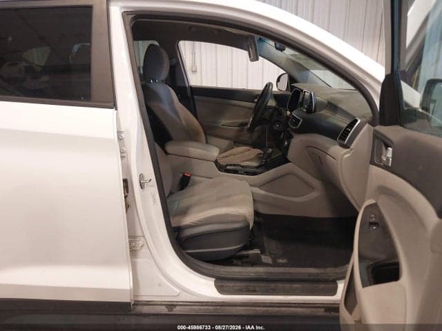 2020 HYUNDAI TUCSON SE 5