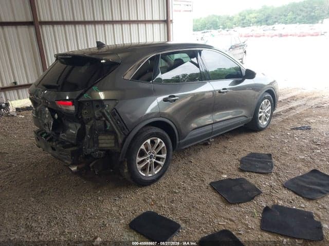 2020 FORD ESCAPE SE 4