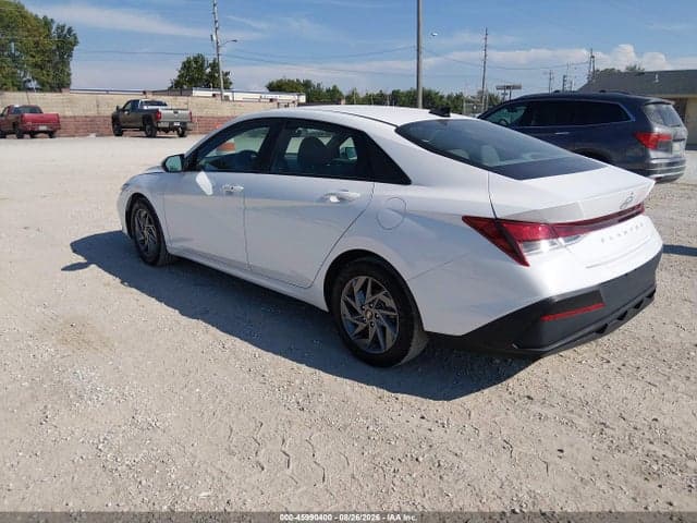 2024 HYUNDAI ELANTRA SEL 3