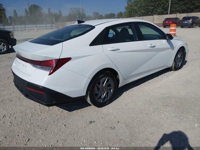 2024 HYUNDAI ELANTRA SEL 4