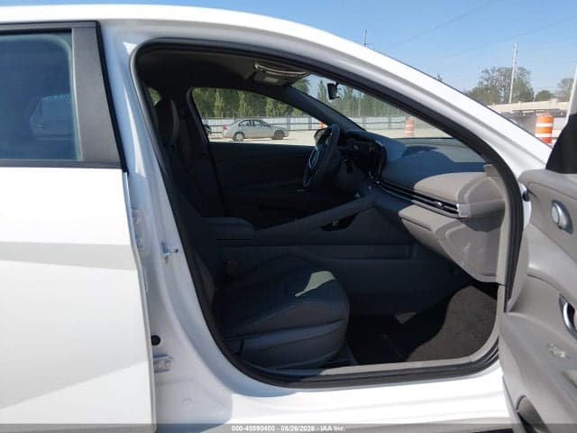 2024 HYUNDAI ELANTRA SEL 5
