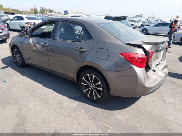 2017 TOYOTA COROLLA SE 3
