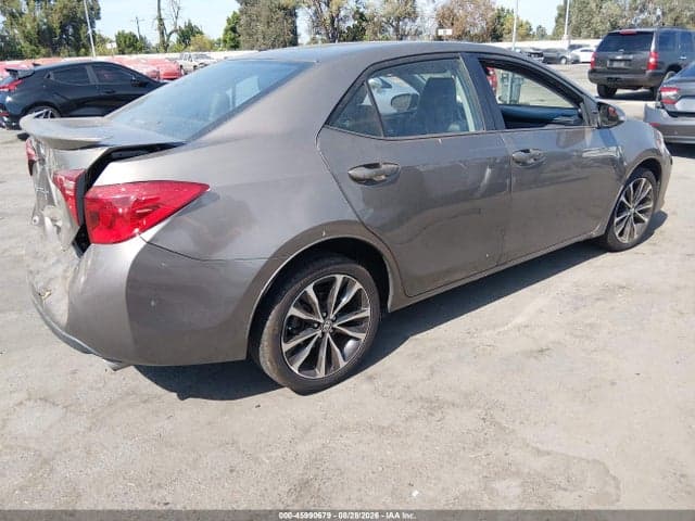 2017 TOYOTA COROLLA SE 4