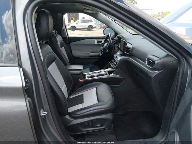 2022 FORD EXPLORER XLT 5