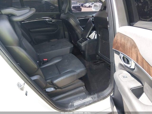 2019 VOLVO XC90 T5 MOMENTUM 8