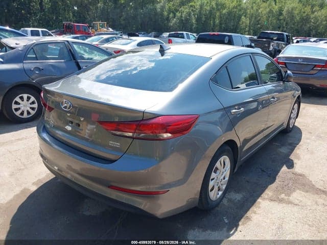 2018 HYUNDAI ELANTRA SE 4