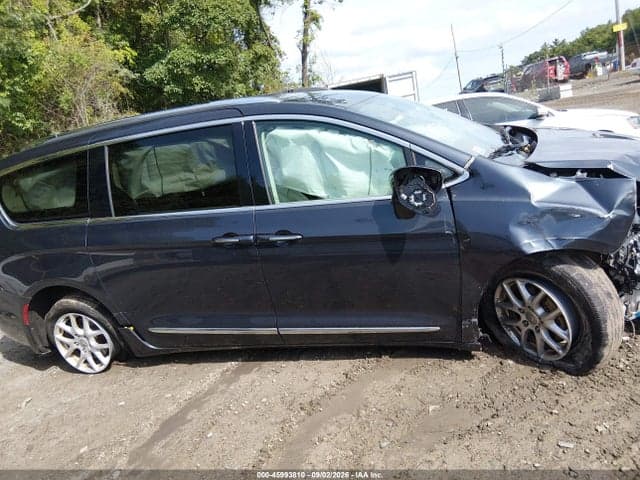 2020 CHRYSLER PACIFICA TOURING L 13