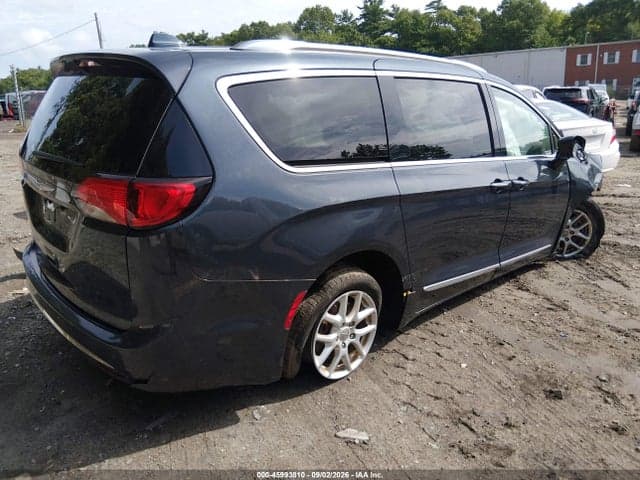 2020 CHRYSLER PACIFICA TOURING L 4