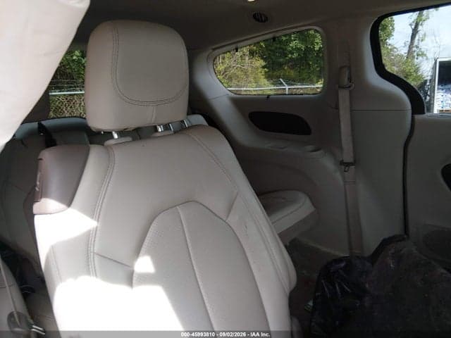 2020 CHRYSLER PACIFICA TOURING L 8