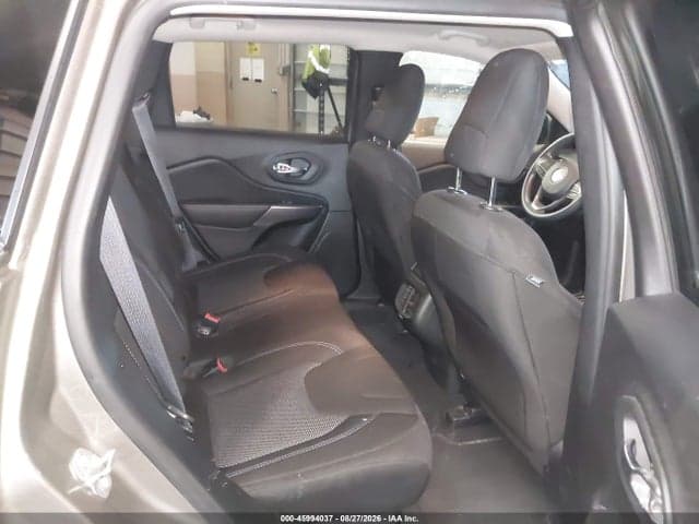 2019 JEEP CHEROKEE LATITUDE 4X4 8