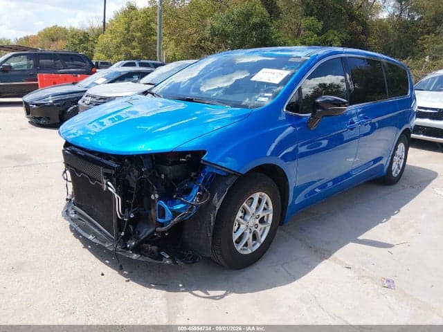 2027 CHRYSLER PACIFICA 2