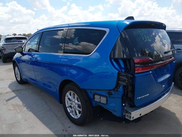 2027 CHRYSLER PACIFICA 3