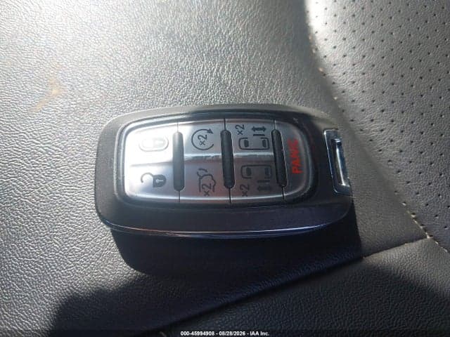 2025 CHRYSLER PACIFICA SELECT 11
