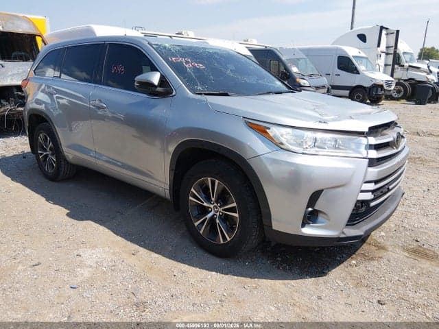 2018 TOYOTA HIGHLANDER LE 1
