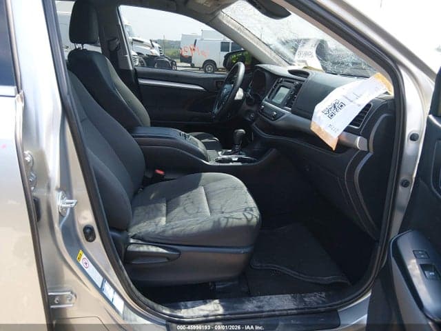 2018 TOYOTA HIGHLANDER LE 5