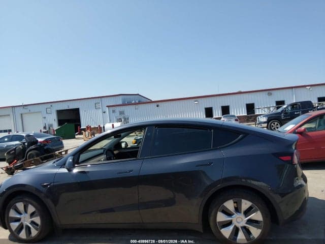 2024 TESLA MODEL Y 13