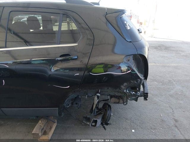 2020 CHEVROLET TRAX FWD LT 6