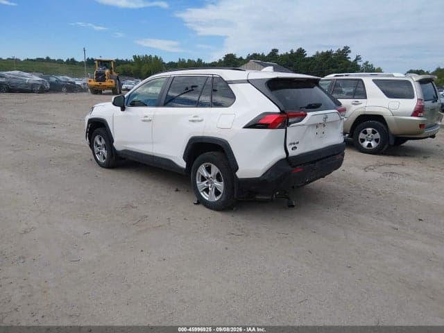 2019 TOYOTA RAV4 XLE 1