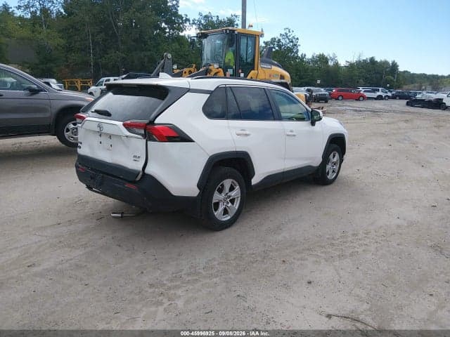 2019 TOYOTA RAV4 XLE 2