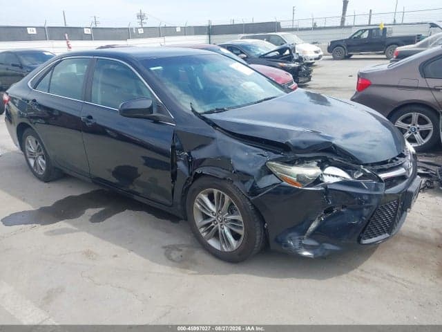 2017 TOYOTA CAMRY SE 1