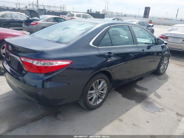 2017 TOYOTA CAMRY SE 4