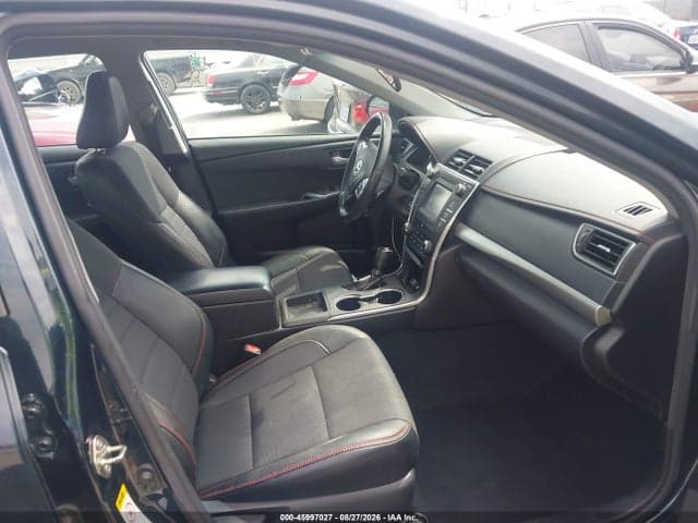 2017 TOYOTA CAMRY SE 5