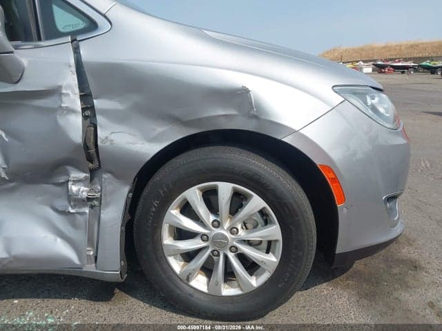 2019 CHRYSLER PACIFICA TOURING PLUS 5