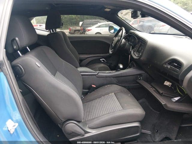 2018 DODGE CHALLENGER SXT 5