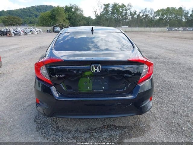 2018 HONDA CIVIC EX 17